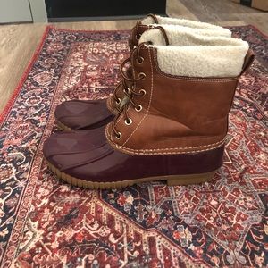 Duck boots